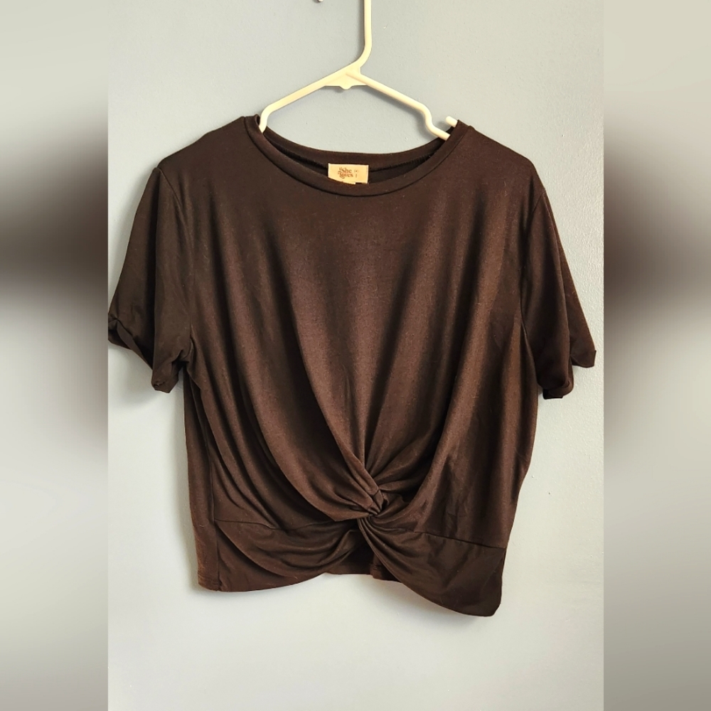 EUC SHE LOVES women's cropped twist front t-shirt BLACK  medium